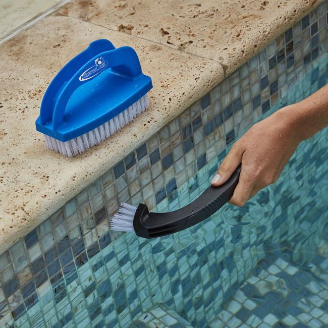 Brosse multi fonction La Coopérative des Pisciniers