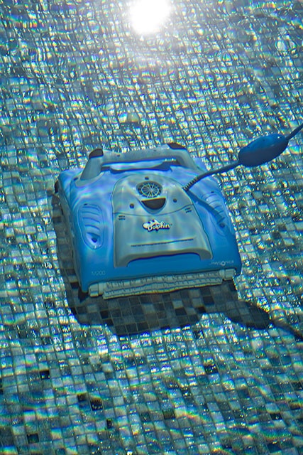 DOLPHIN M 250 CB - Robot électrique nettoyeur pour piscine