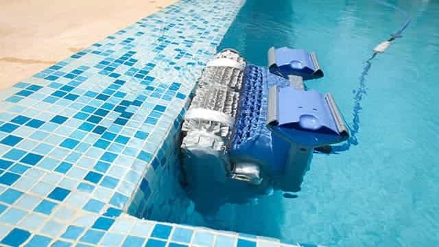 Robot électrique nettoyeur pour piscine DOLPHIN M 400 robot éléctrique