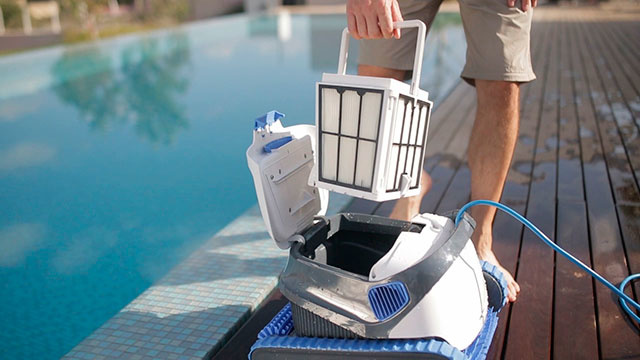 Robot Robot électrique nettoyeur pour piscine DOLPHIN S 300